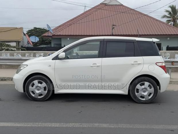 Toyota IST 2006 White