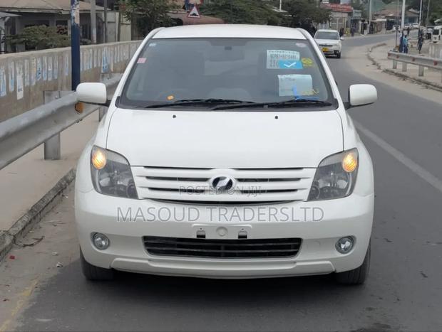 Toyota IST 2006 White