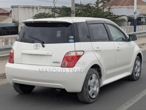 Toyota IST 2006 White
