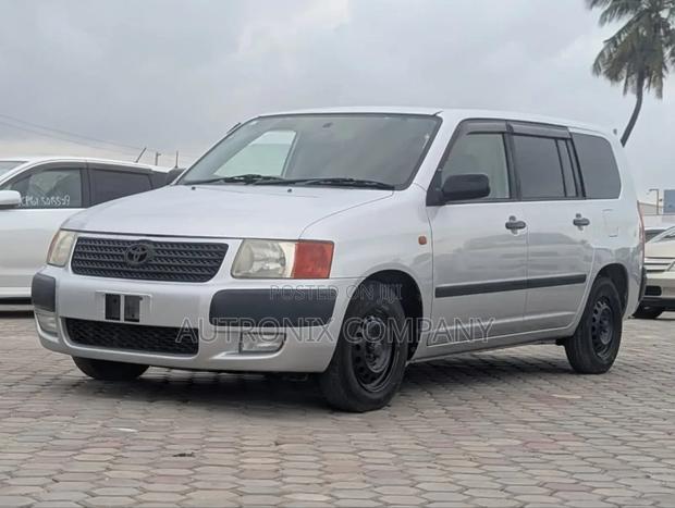 Toyota Succeed 2007 Silver