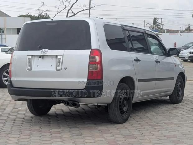 Toyota Succeed 2007 Silver