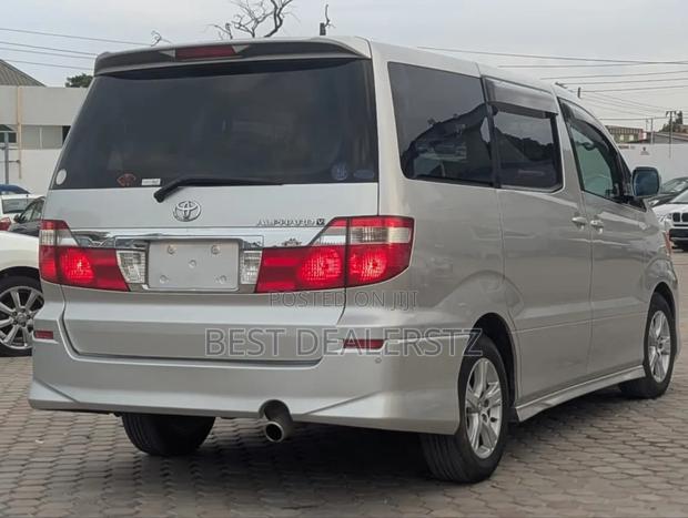 Toyota Alphard 2.4 Petrol AWD 2003 Silver