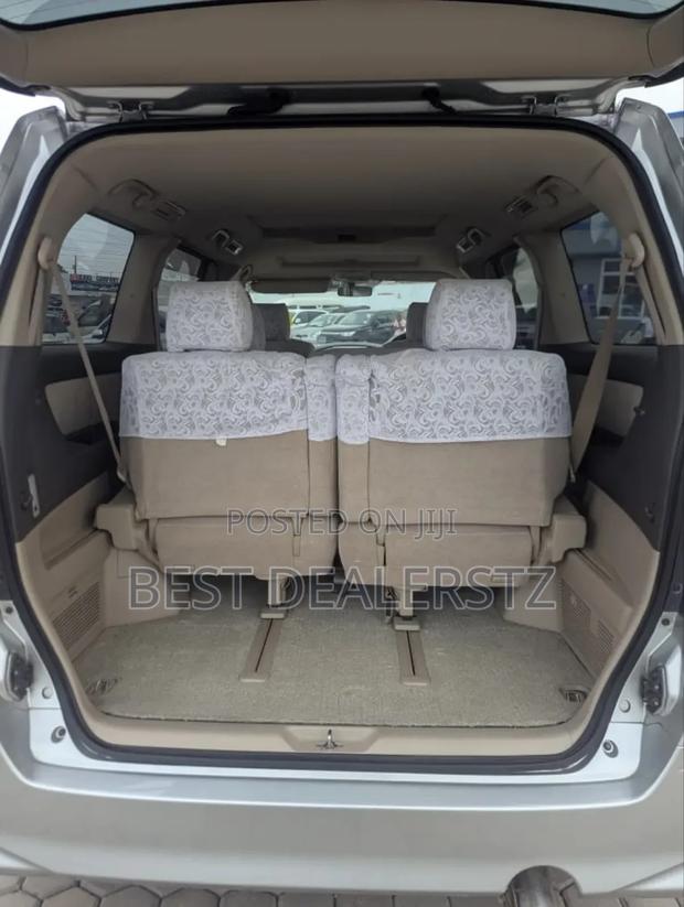 Toyota Alphard 2.4 Petrol AWD 2003 Silver