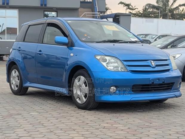 Toyota IST 2005 Blue