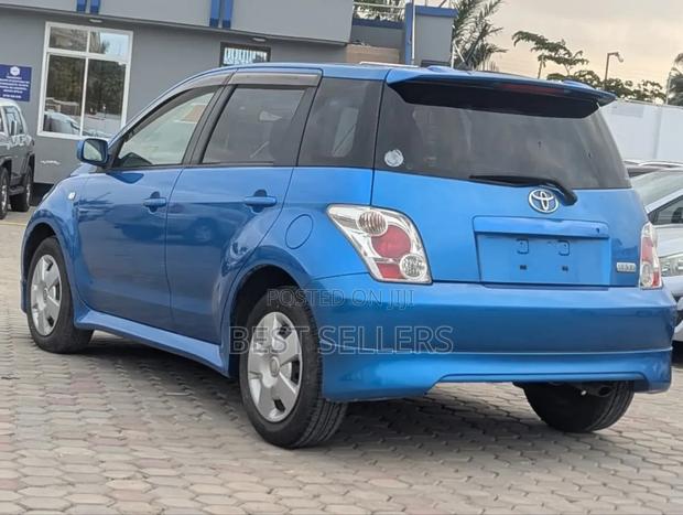 Toyota IST 2005 Blue