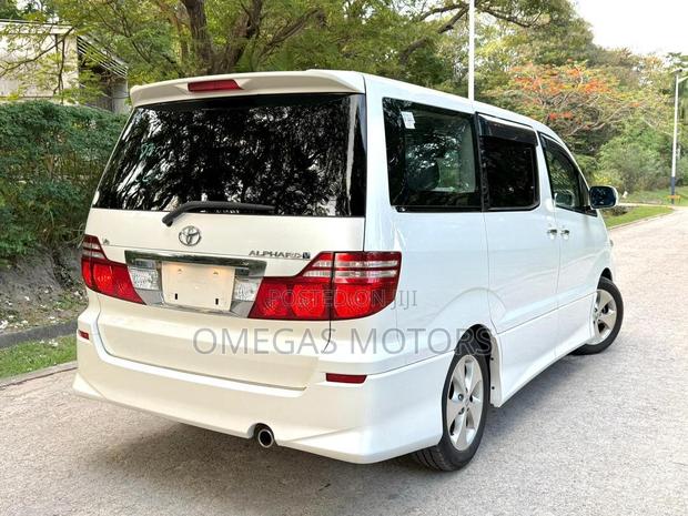Toyota Alphard 2.4 Petrol FWD 2006 Pearl