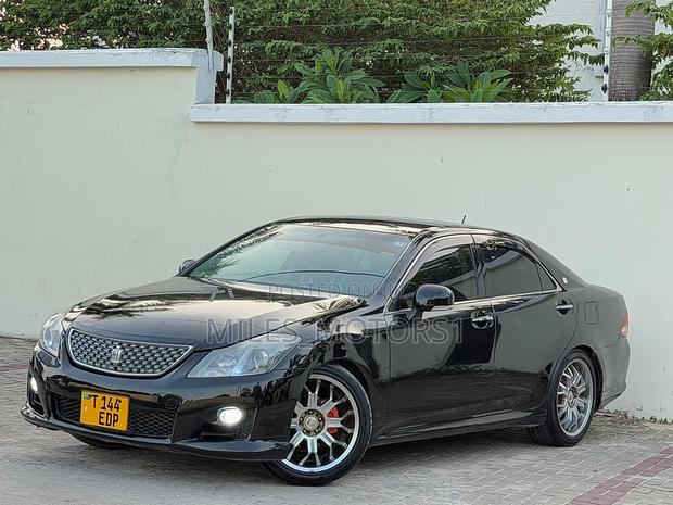 Toyota Crown 2009 White
