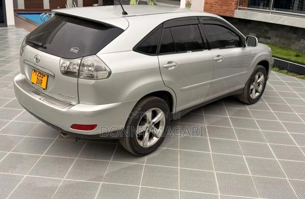 Toyota Harrier 2004 Silver