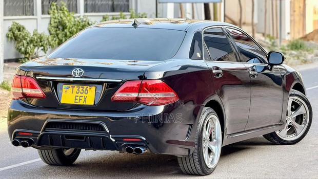 Toyota Crown 2009 Black
