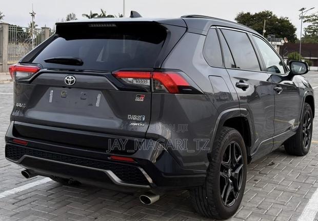 Toyota RAV4 2024 Gray