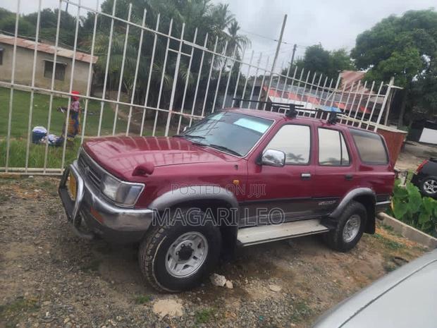 Toyota Hilux Surf 2001 Maroon