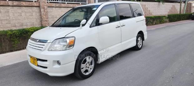 Toyota Noah 2008 White