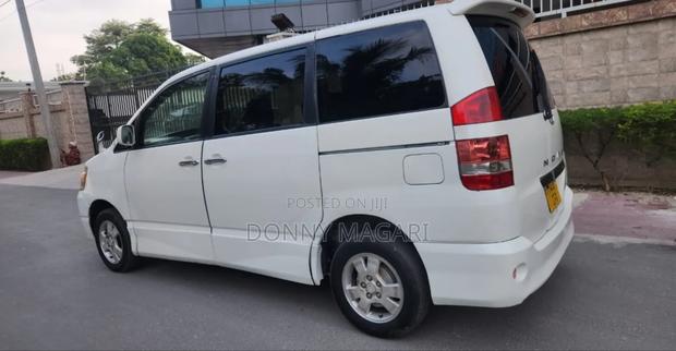 Toyota Noah 2008 White