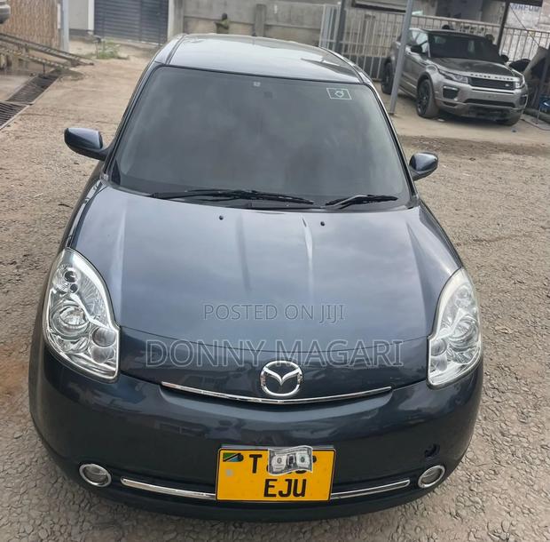 Mazda Verisa 2010 Gray