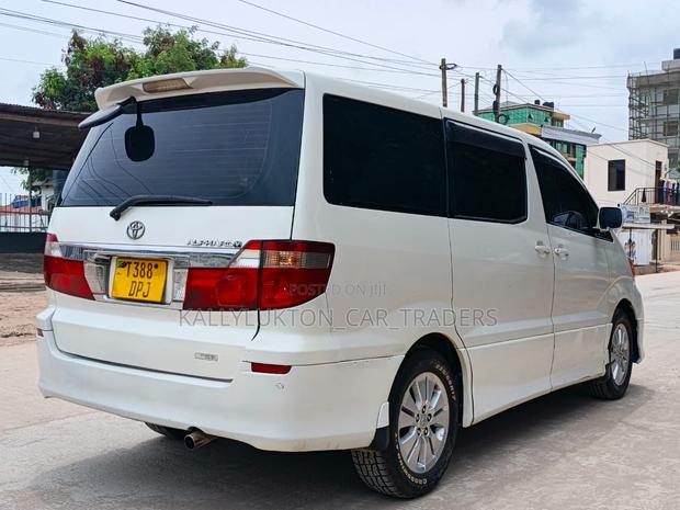Toyota Alphard 2004 White