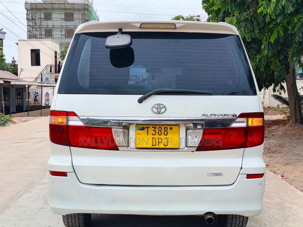 Toyota Alphard 2004 White