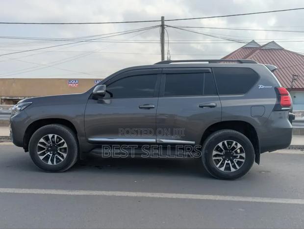 Toyota Land Cruiser Prado 4.0 Petrol TX 2018 Gray