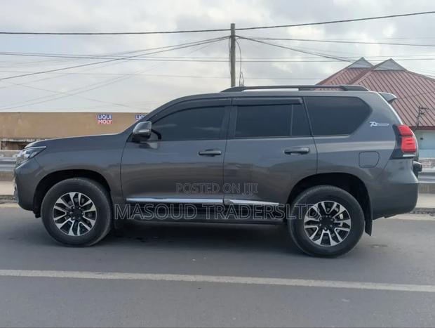 Toyota Land Cruiser Prado 4.0 Petrol TX 2018 Gray