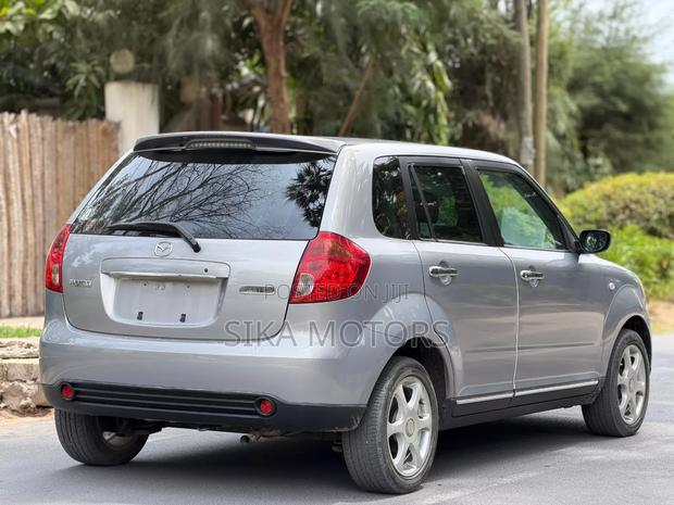 Mazda Verisa 2005 Silver