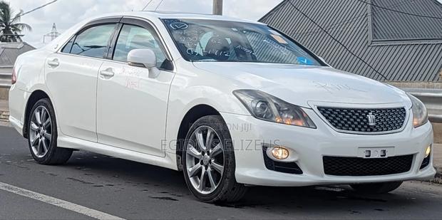 Toyota Crown 2008 White