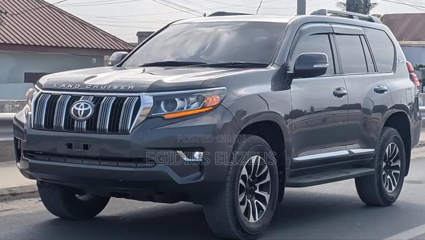 Toyota Land Cruiser Prado 2018 Gray