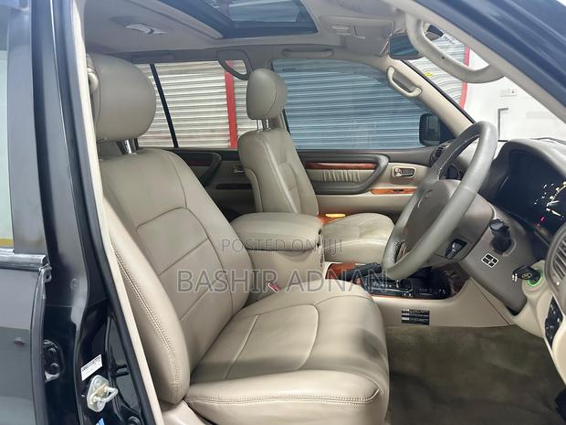 Toyota Land Cruiser HDJ 100 2000 Black