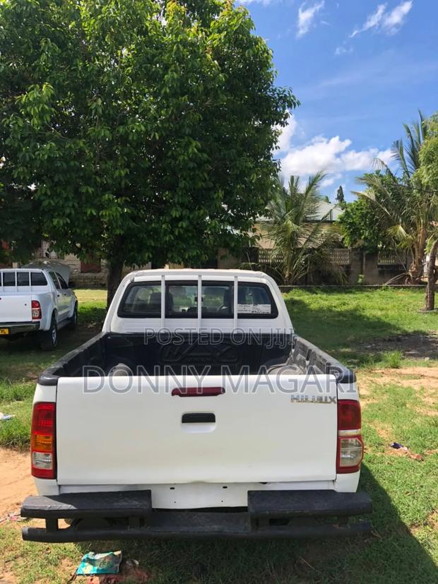 Toyota Hilux 2015 White