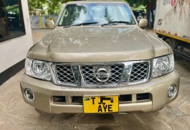 Nissan Patrol 2008 Gold
