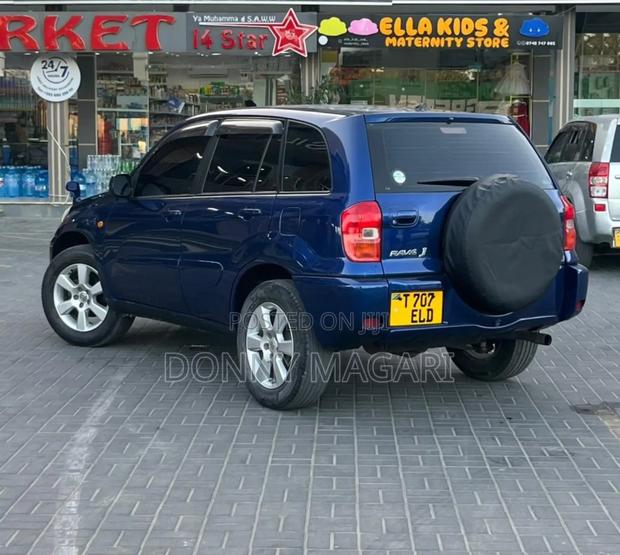 Toyota RAV4 1.8 2005 Blue