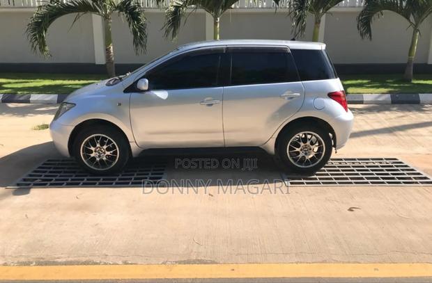 Toyota IST 2005 Silver