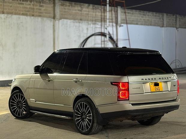 Land Rover Range Rover Vogue 2015 Gold