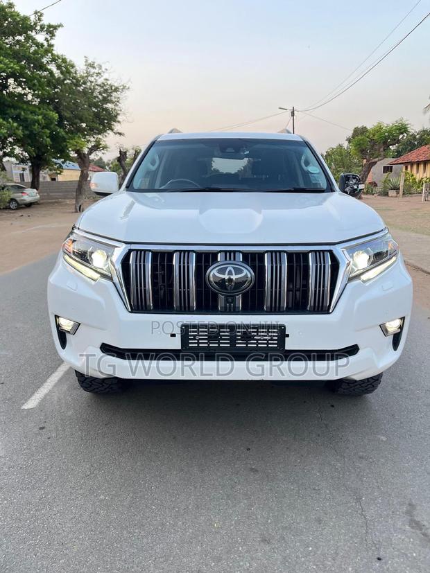 Toyota Land Cruiser Prado 2.8 2020 White