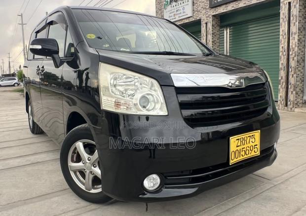 Toyota Noah 2007 Black