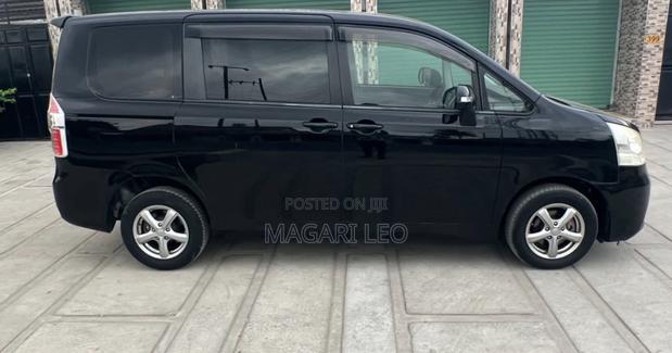 Toyota Noah 2007 Black