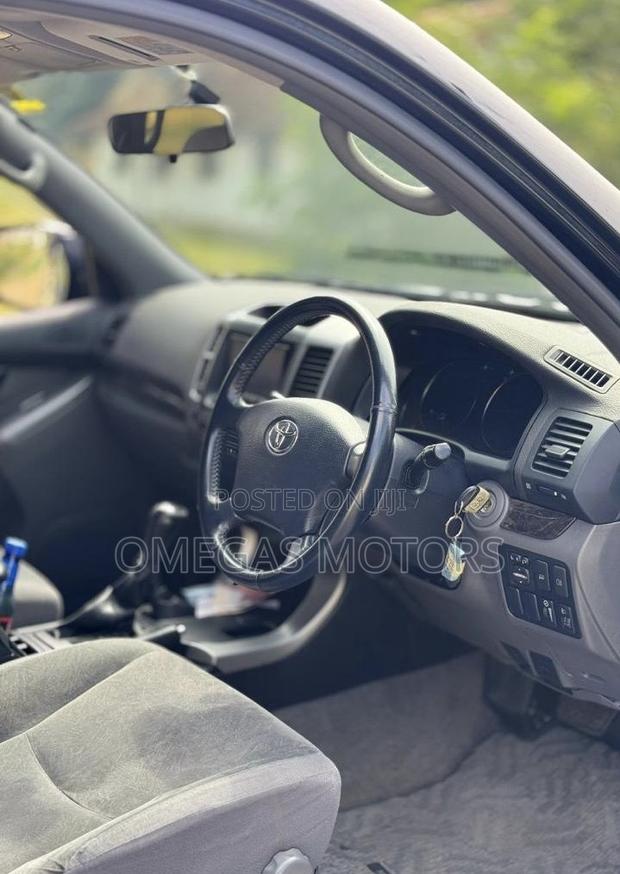 Toyota Land Cruiser Prado 2006 Black