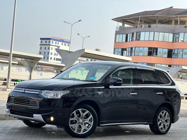 Mitsubishi Outlander 2015 Black