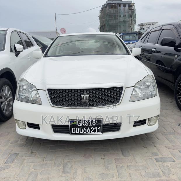 Toyota Crown 2007 White