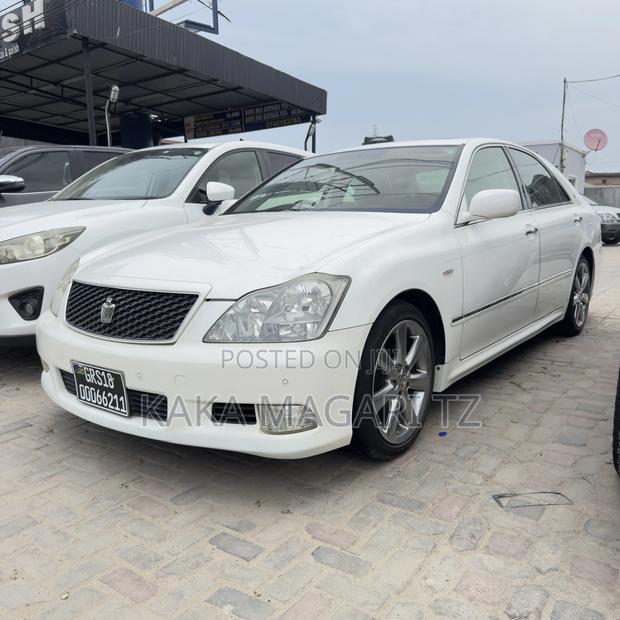 Toyota Crown 2007 White