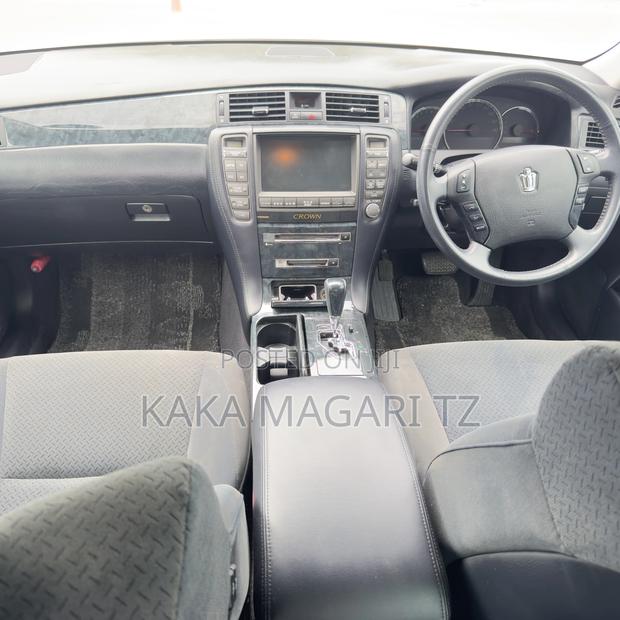 Toyota Crown 2007 White