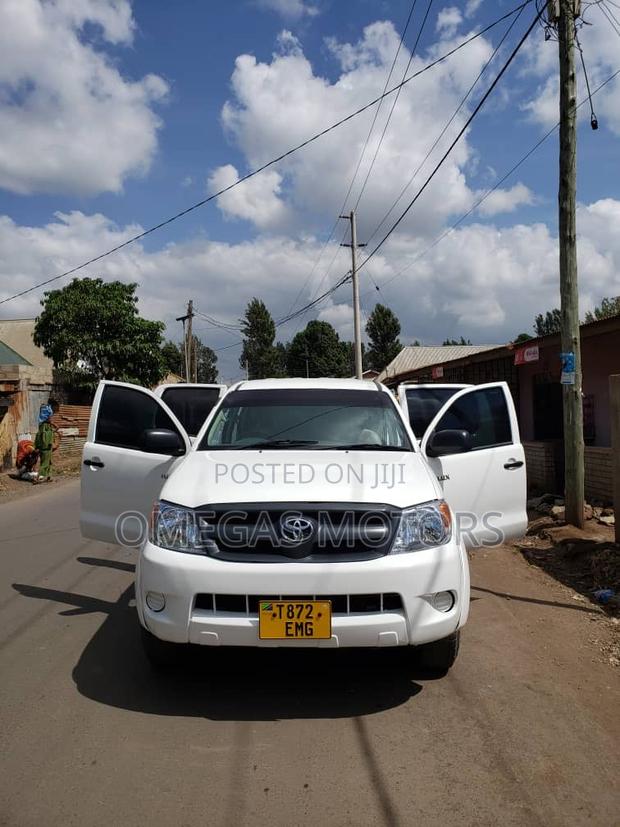 Toyota Hilux 2007 White