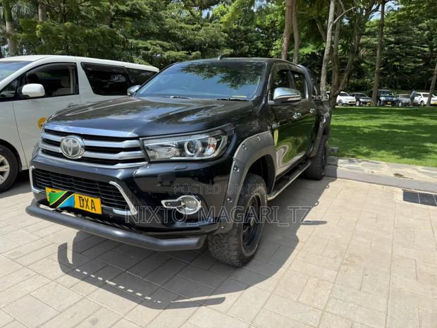 Toyota Hilux 2017 Black
