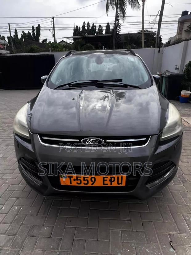 Ford Kuga 1.5 EcoBoost 150hp 2WD Titanium 2014 Gray