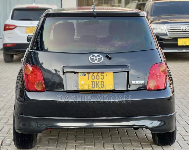 Toyota IST 2003 Black