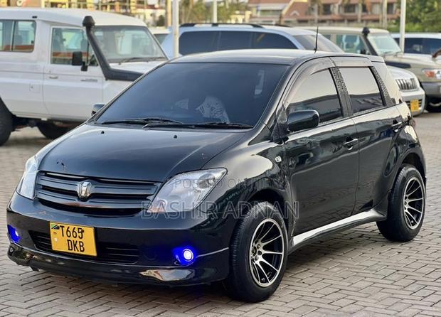 Toyota IST 2003 Black