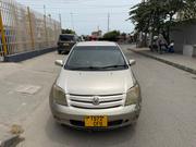 Toyota IST 2003 Gold for sale