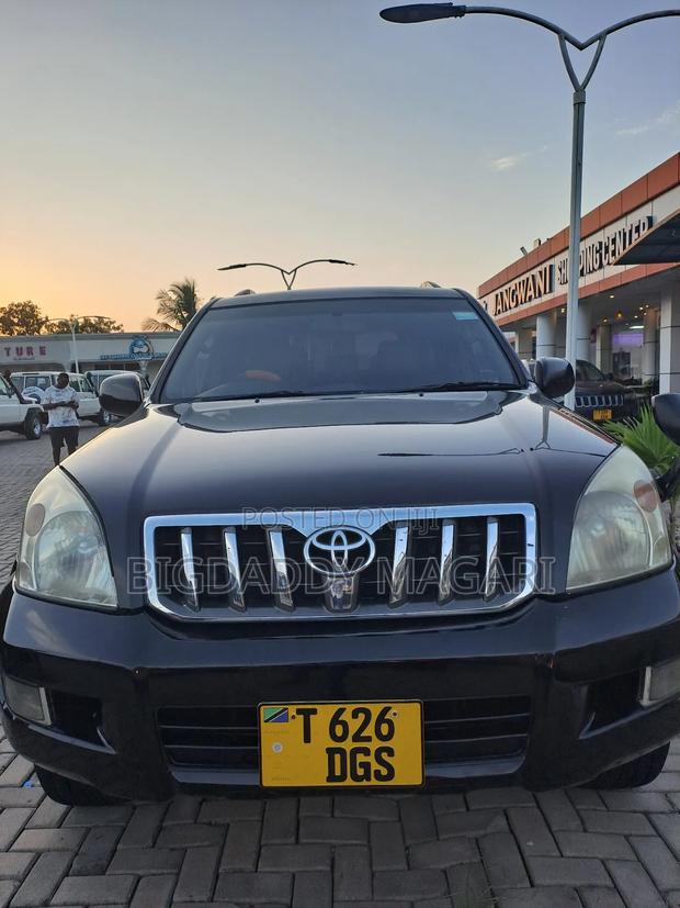 Toyota Land Cruiser Prado 2005 Black