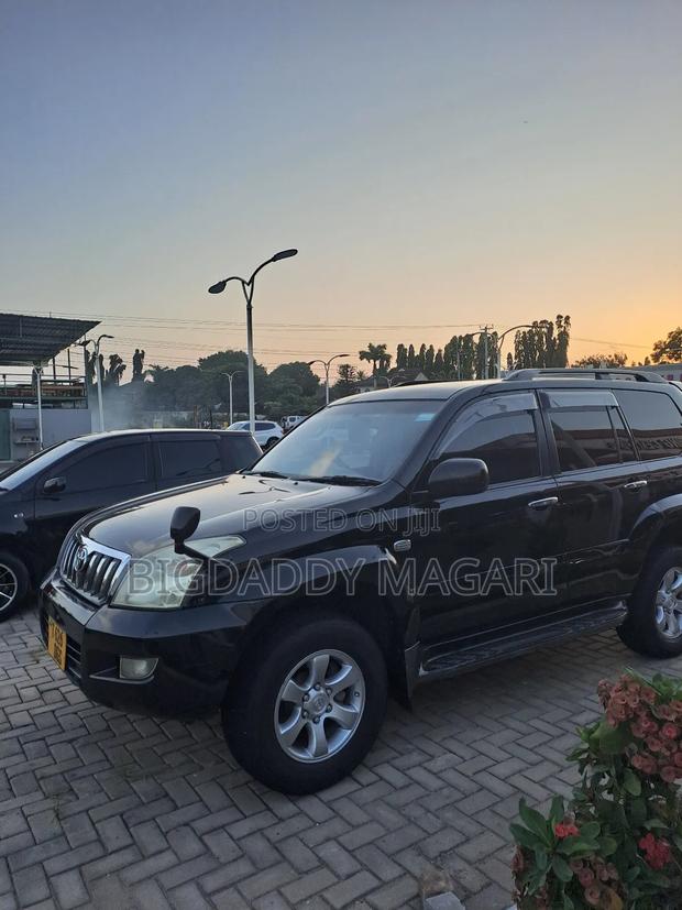 Toyota Land Cruiser Prado 2005 Black