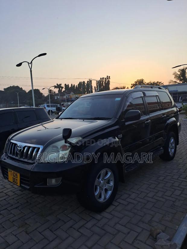 Toyota Land Cruiser Prado 2005 Black