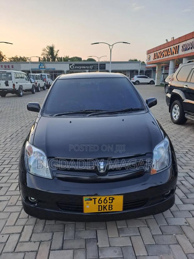 Toyota IST 2004 Black