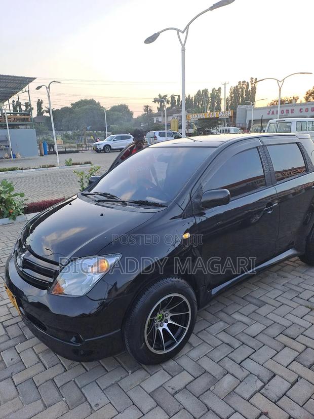Toyota IST 2004 Black
